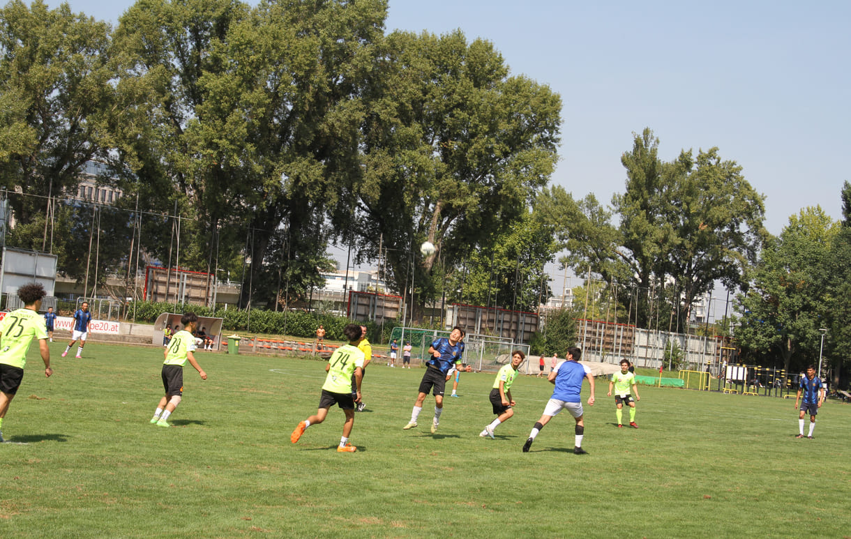 Kicken auf dem großen Feld