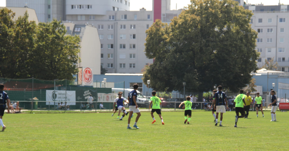 Kicken auf dem großen Feld