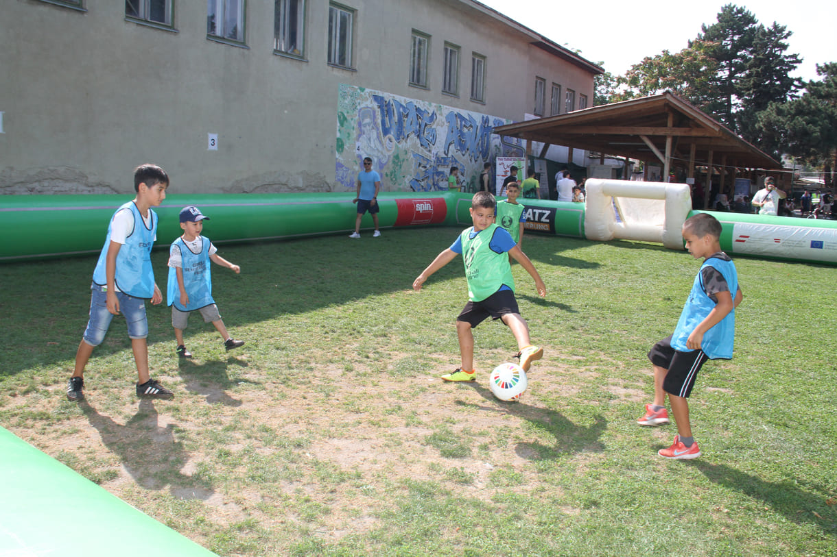 Kicken im Mini-Feld