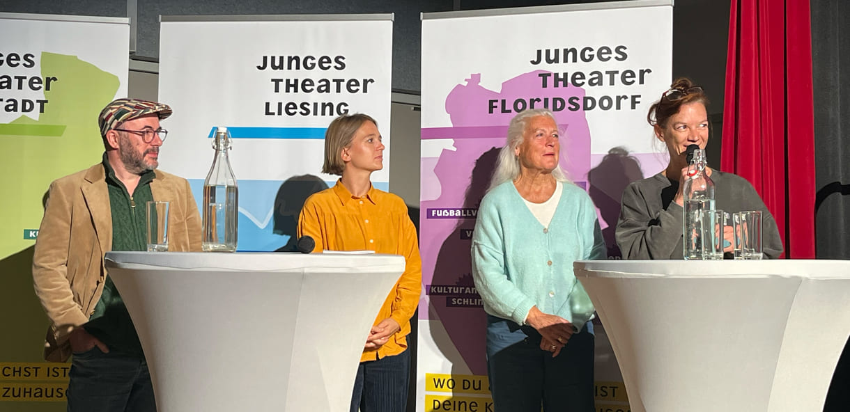 Silvia Auer und Gabi Wappel stellen drei Produktionen der schallundrauch agency vor