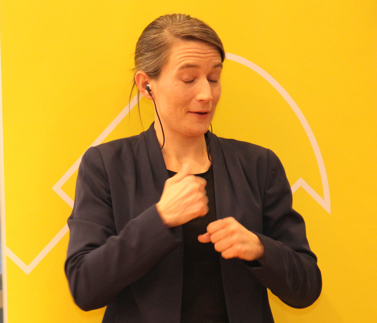 Alles wurde live und analog in Gebärdensprache übersetzt