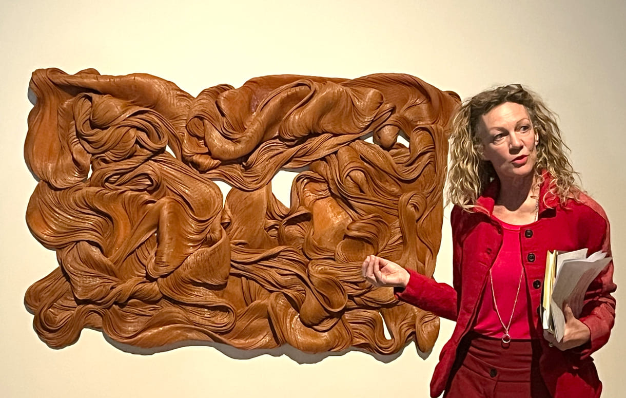 Mona Jas erklärt Hans Kupelwiesers 