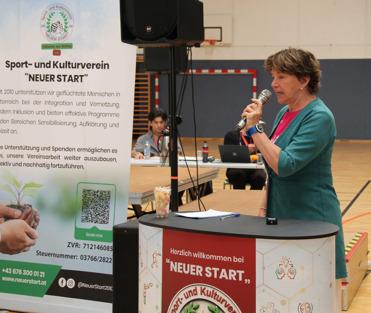Rede der Grünen Wiener Gemeinderätin Heidi Sequenz, häufig Gast bei diesen Veranstaltungen