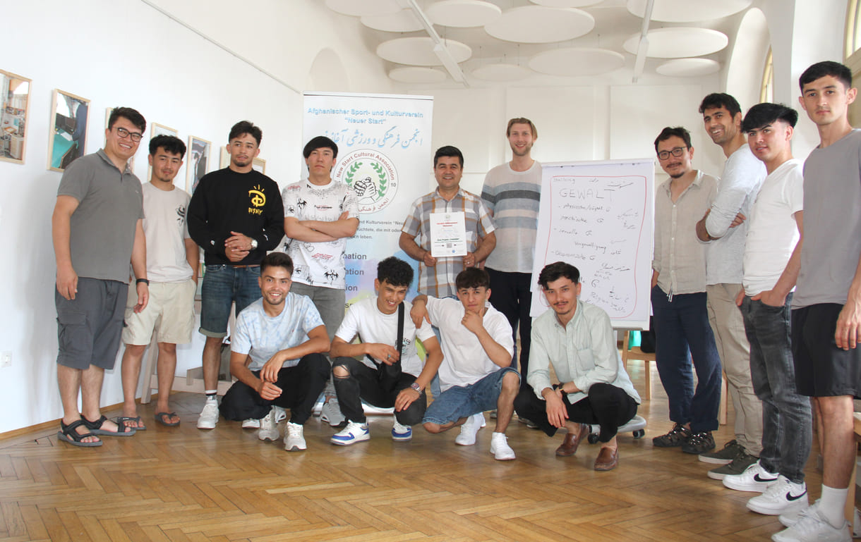 Gruppenfoto der (meisten) Teilnehmer - und Workshopleiter - der interkulturellen 