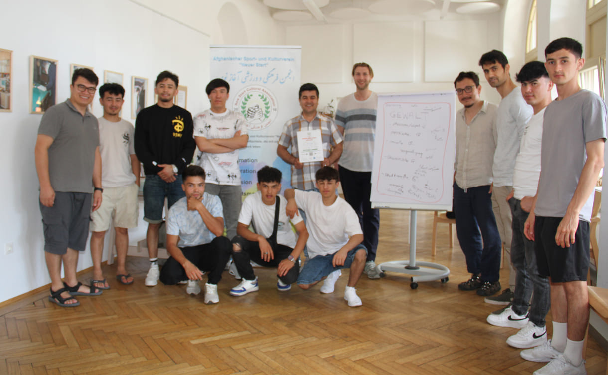 Gruppenfoto der (meisten) Teilnehmer - und Workshopleiter - der interkulturellen 