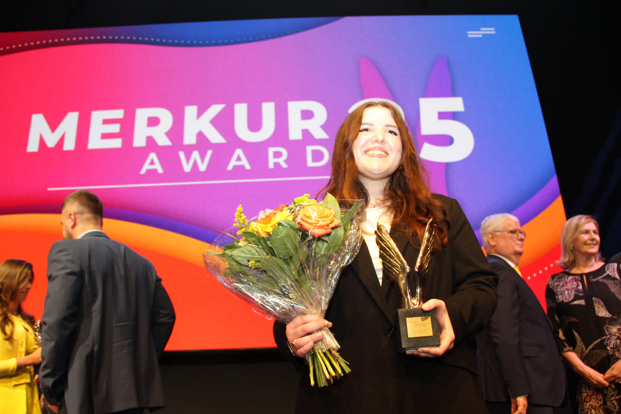 Beste aus den Handelsschulen: Arietta Stiblo mit Merkur und Blumen