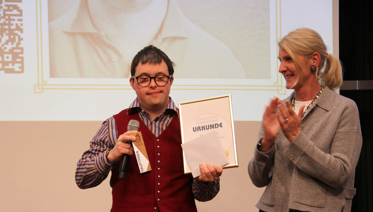 Preisübergabe an Laurin Scheidereit