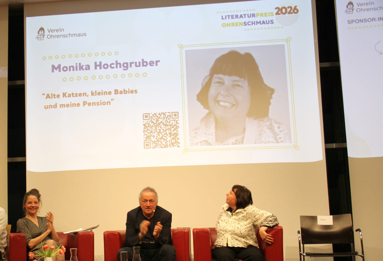 Monika Hochgruber, die einen von drei Hauptpreisen gewonnen hat und die beiden Schauspieler:innen, die die Texte lesen sowie zwei Musikern