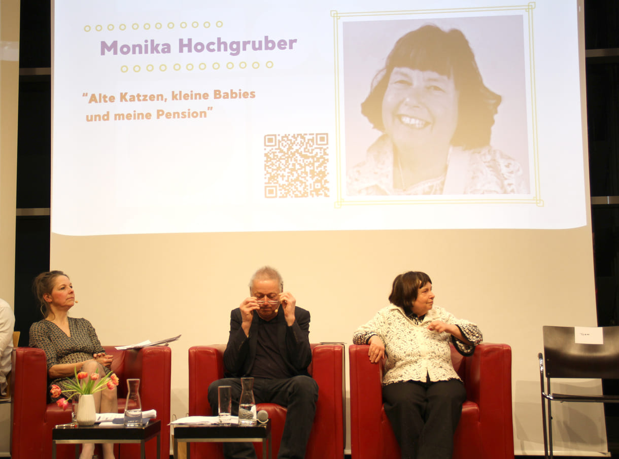 Monika Hochgruber, die einen von drei Hauptpreisen gewonnen hat und die beiden Schauspieler:innen, die die Texte lesen sowie zwei Musikern