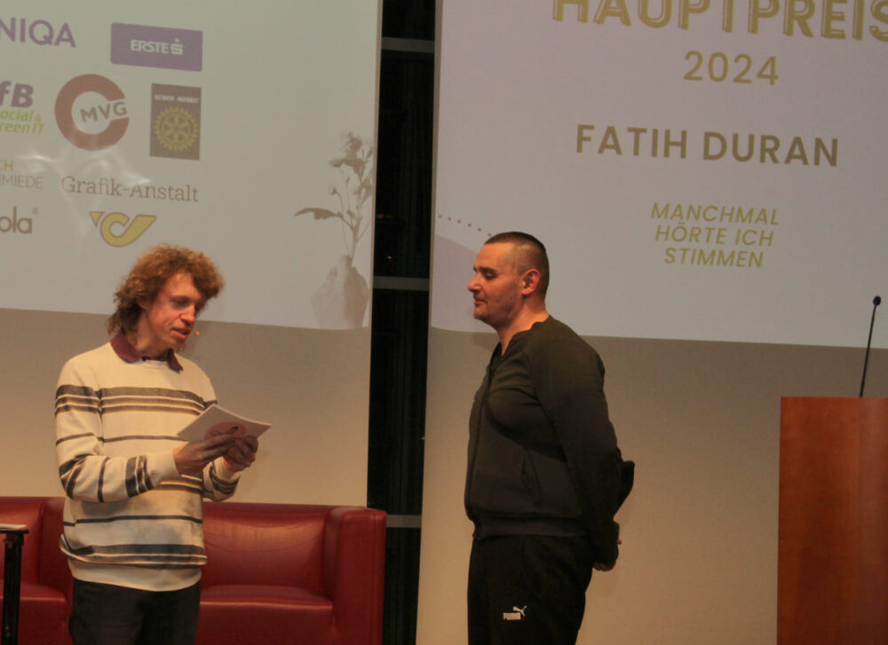 Hauptpreisträger Fatih Duran im Interview mit Moderator Anton Tatzber