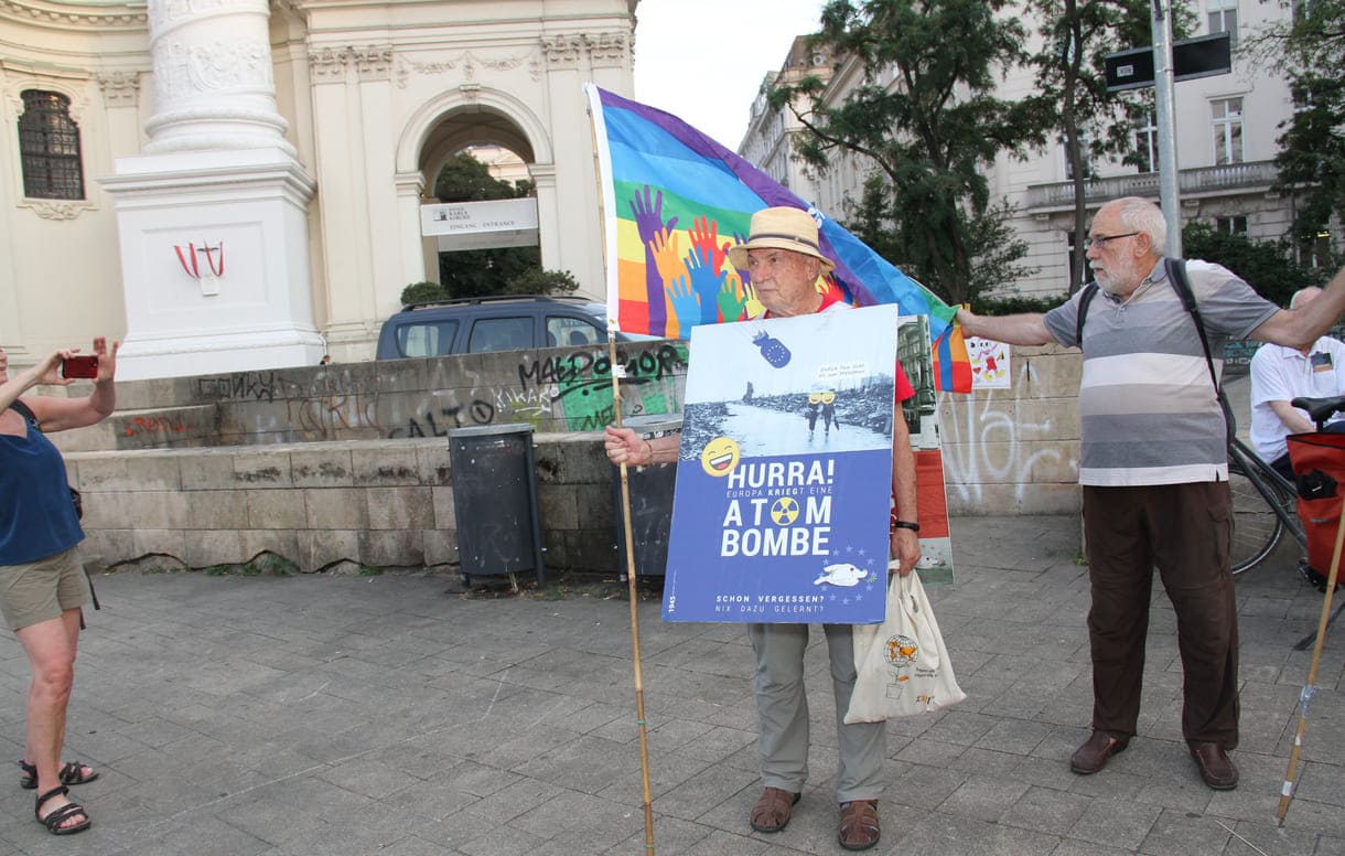 Satirisches Plakat 