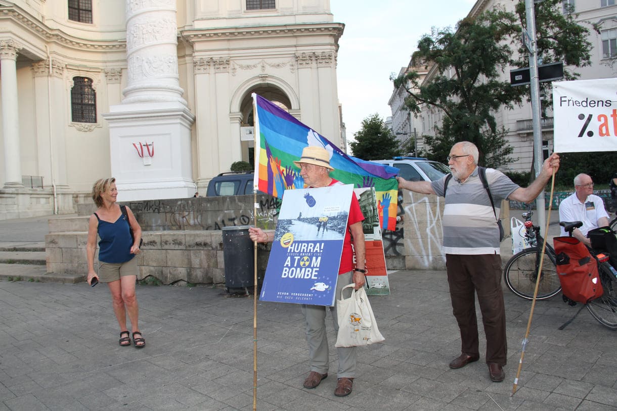 Satirisches Plakat 