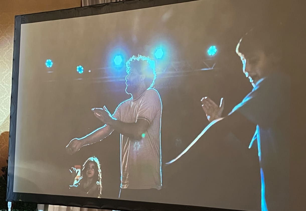 Foto von der Projektion von Fotos des Gewinners Diego Ibarra Sánchez