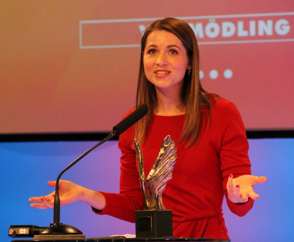 Kristina Inhof, ORF-Moderatorin, mit dem Merkur als beste Absloventin