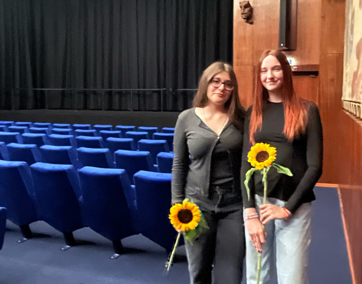 Khloe Djordjević und Lena Rajković, die beiden KiJuKU-Interviewpartnerinnen
