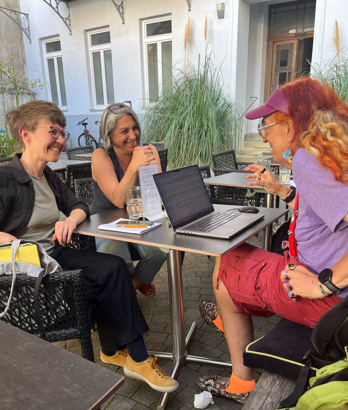 Bérénice Hebenstreit und Aslı Kışlal im Gespräch mit KiJuKU, Heinz Wagner