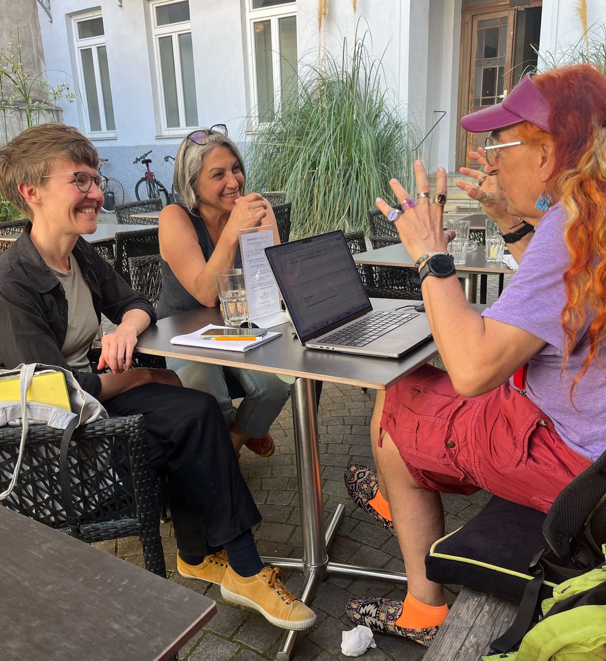 Bérénice Hebenstreit und Aslı Kışlal im Gespräch mit KiJuKU, Heinz Wagner