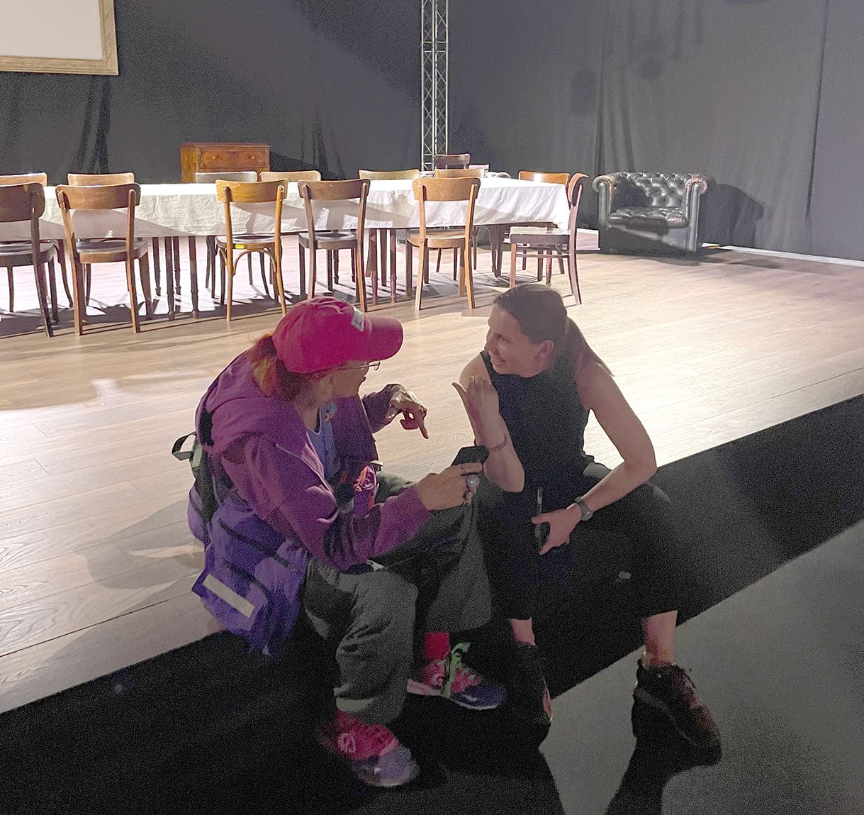 KiJuKU-Interview mit Festivalleiterin am Bühnenrand