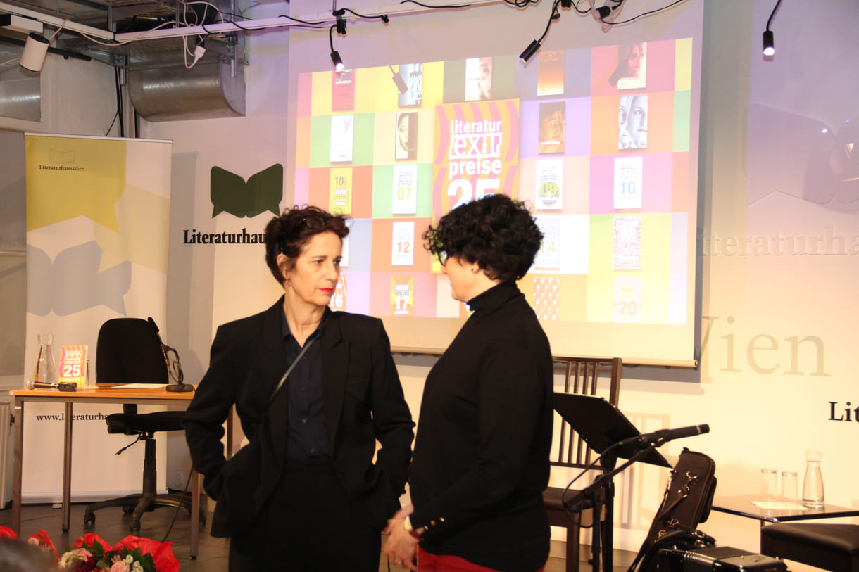 Jessica Beer und Heide Kunzelmann, Referatsleiterin für Literatur und Öffentlichkeitsarbeit der Stadt Wien