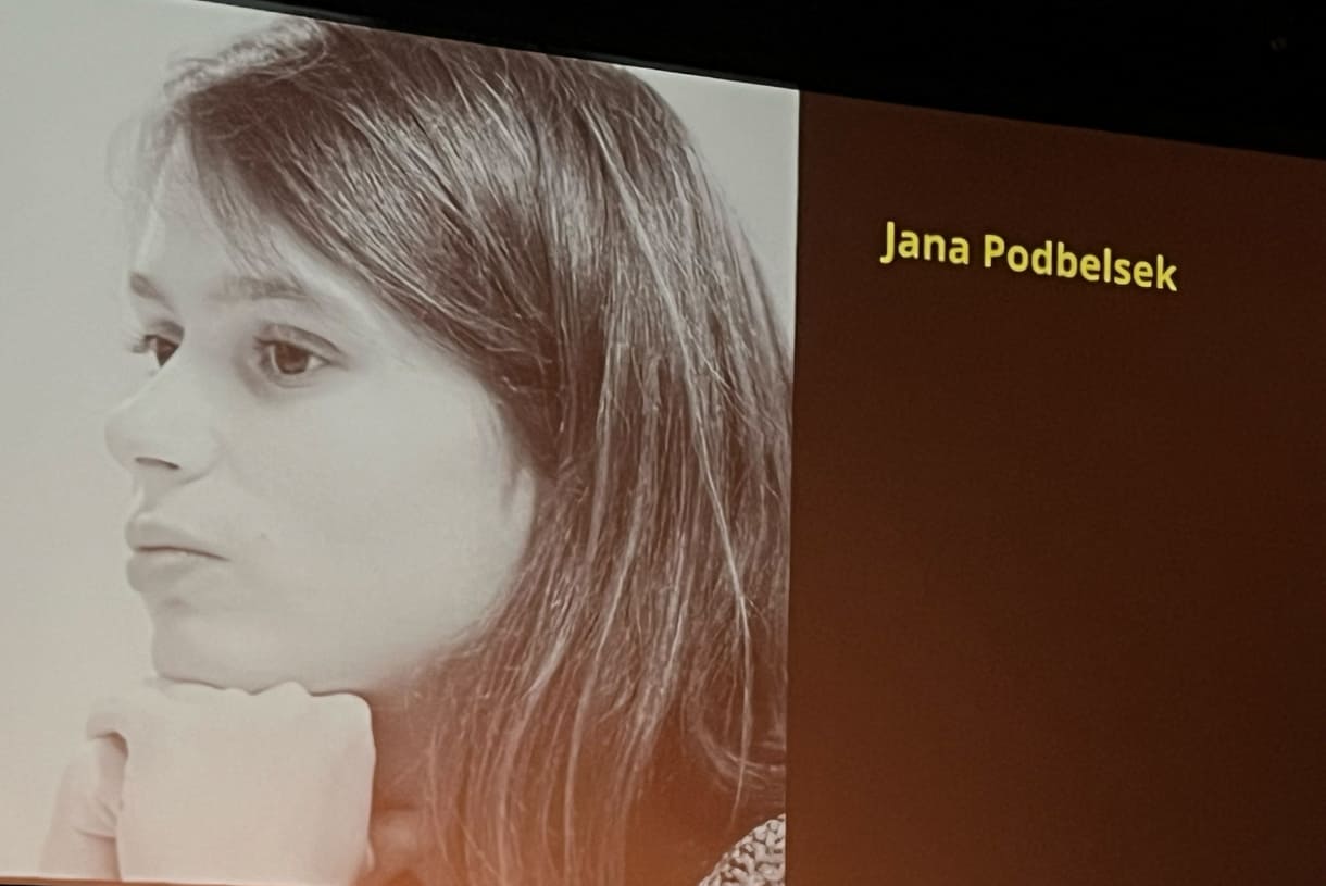 Jurorin Jana Podbelsek, Studentin an der Uni Wien und Tanzlehrerin