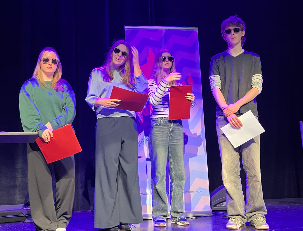 Jugendjury: Carmen Caseli, Lila Bissinger, Yael von Wartburg und Lionel Falkenbach