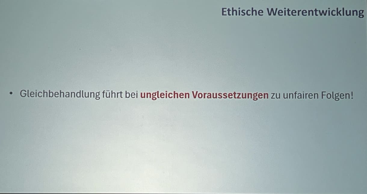 Folie des Soziologen Kenan Güngör zu Schule im Kontext von Migration und Diversität