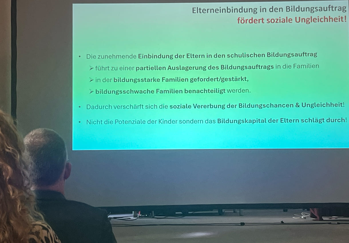 Folie des Soziologen Kenan Güngör zu Schule im Kontext von Migration und Diversität