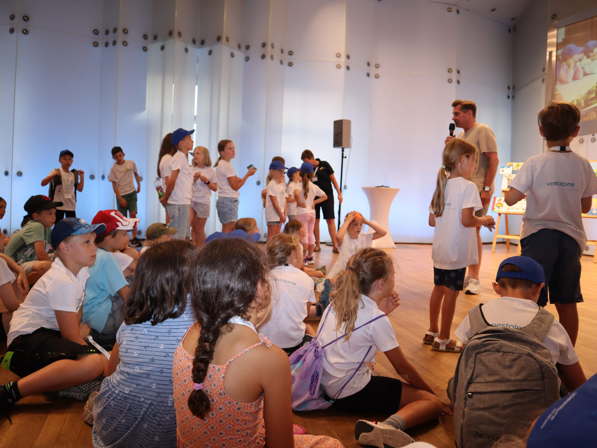 KinderUNIversum-Studierende und der Bürgermeister von Waidhofen an der Ybbs