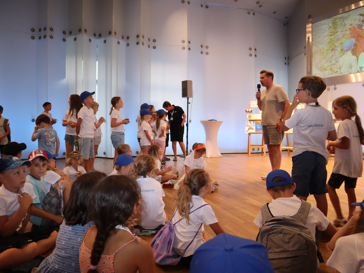 KinderUNIversum-Studierende und der Bürgermeister von Waidhofen an der Ybbs