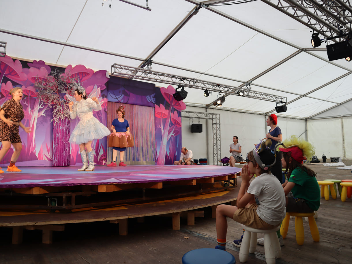 Kids, Fee, Gughupf, Rotkäppchen und Glimmer