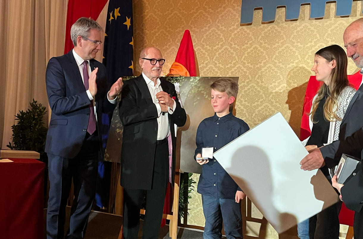 Preisübergabe an Noa Hagmann, Gewinner der Kinderkategorie