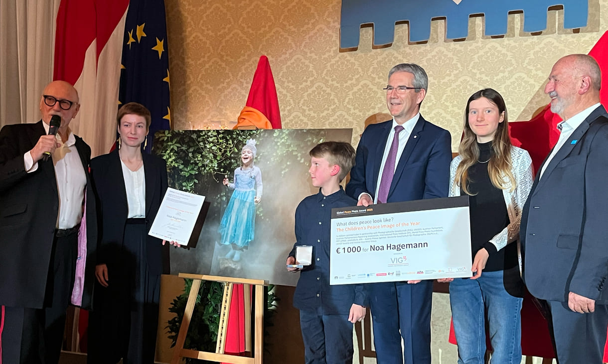 Preisübergabe an Noa Hagmann, Gewinner der Kinderkategorie