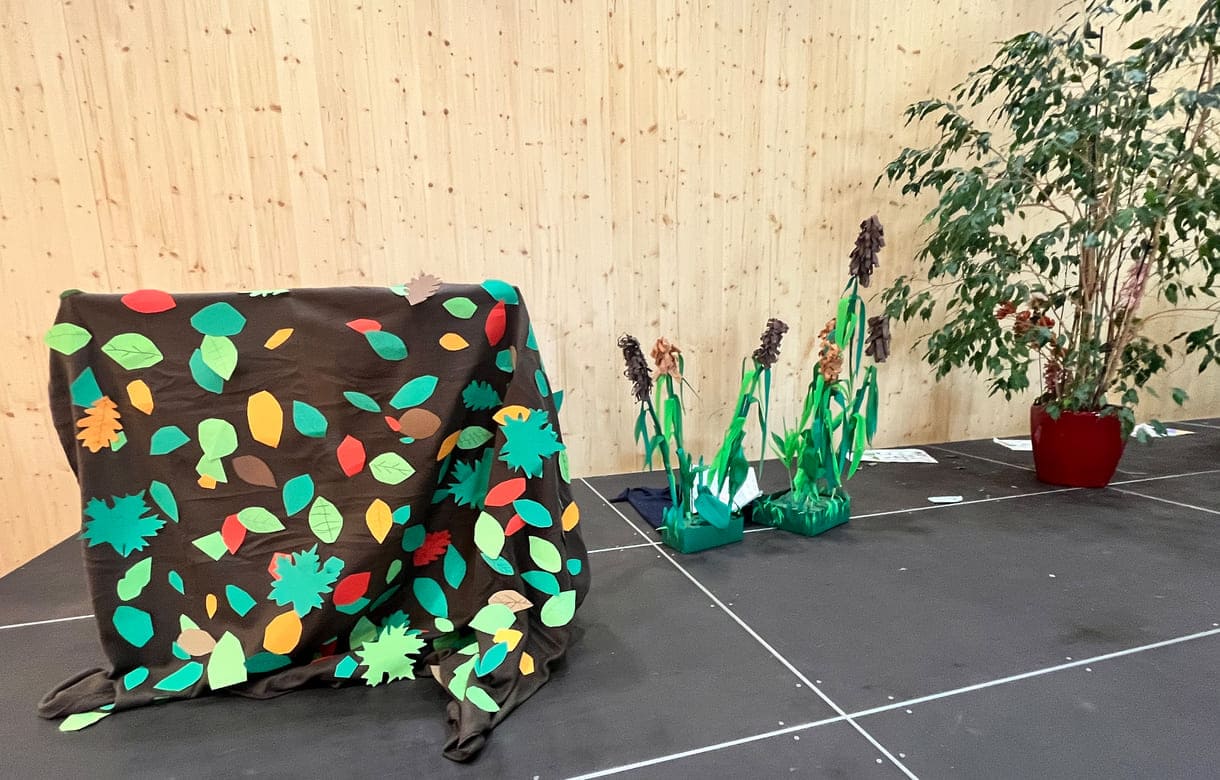 Element der Deko auf der Bühne im Veranstaltungsraum des Bildungs-Campus 