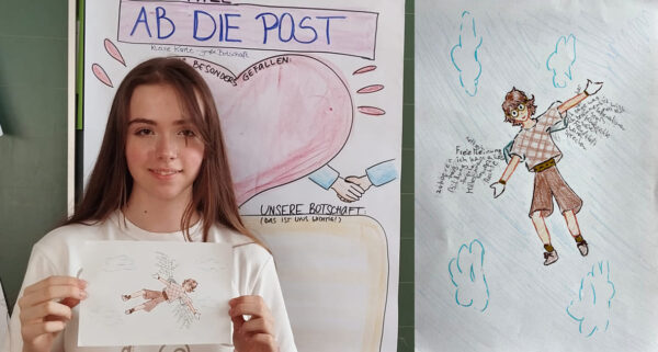 Lilian mit ihrer Zeichnung für die Postkarte und daneben die Zeichnung nochmals extra, um auch die Flügel-Worte sehen / lesen zu können