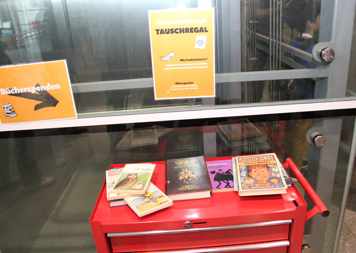 Neue Errungsenschaft bei der Kinderuni Wien: Eine Bibliothek - als Verwirklichung einer Forderung der Beiratskinder