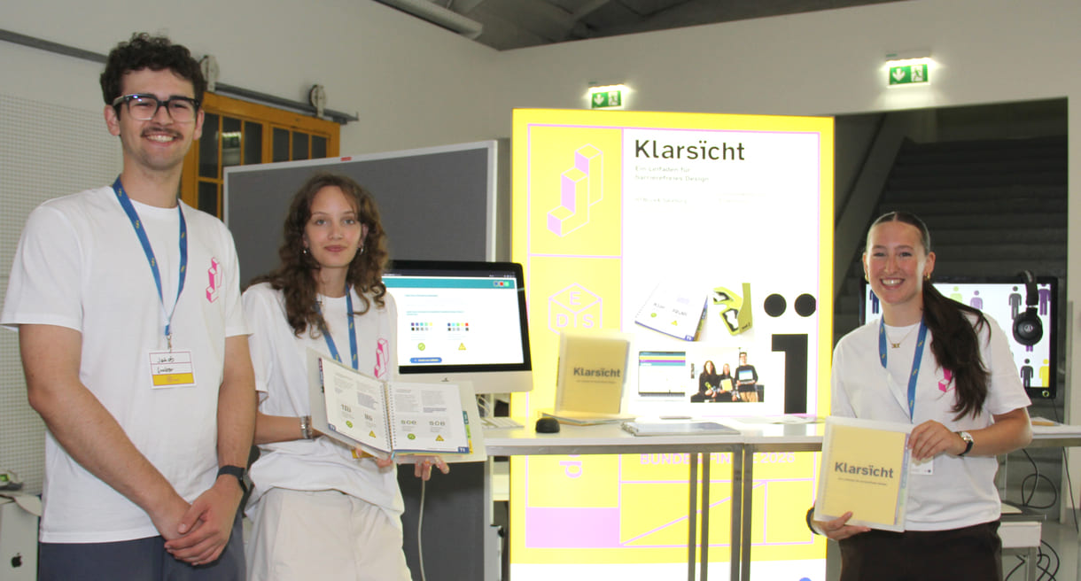 Analoger und digitaler Leitfadn für barrierefreie Gestaltung von Informationen - von Jakob Grber, Anna Hoogstoel und Sophie Leissing