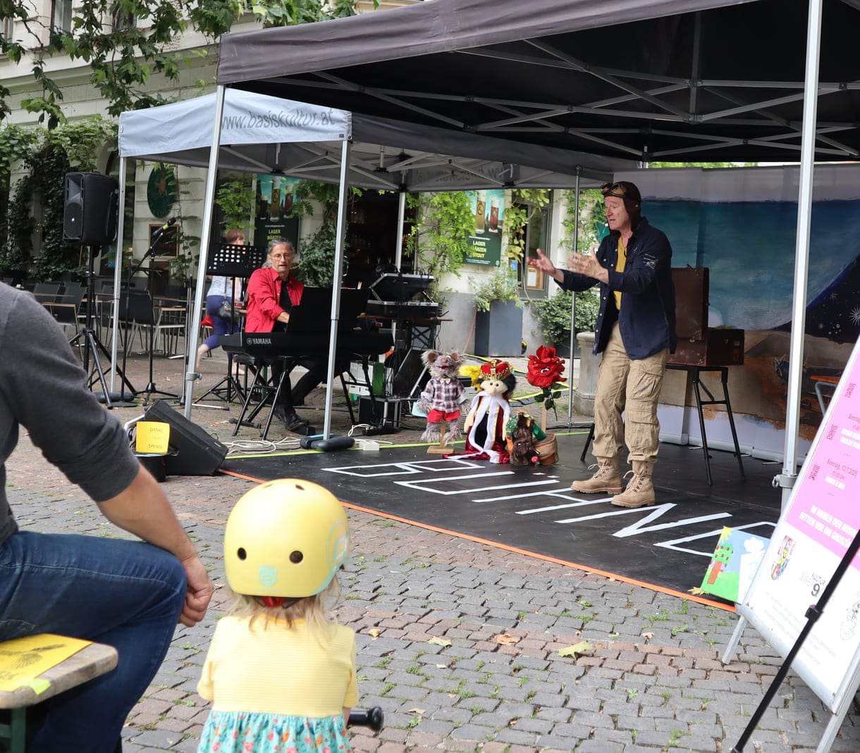 Gernot Kranner spielte mit Puppen und sang die weltberühmte Geschichte 