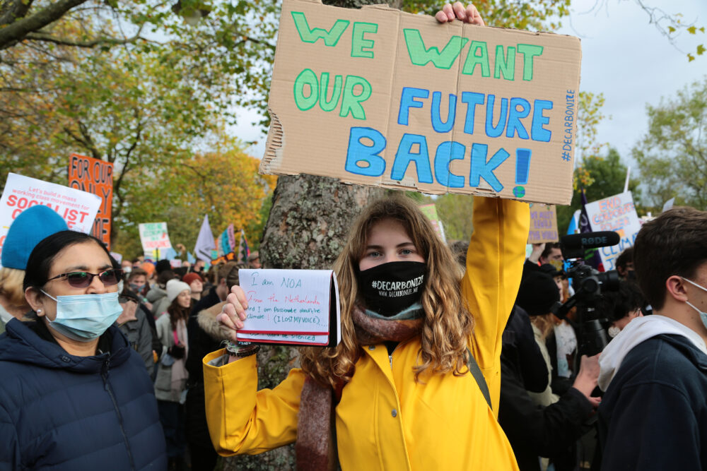 Insbesondere junge Menschen demonstrierten zu Tausenden am Rande der Welt-Klimakonferenz im schottischen Glasgow