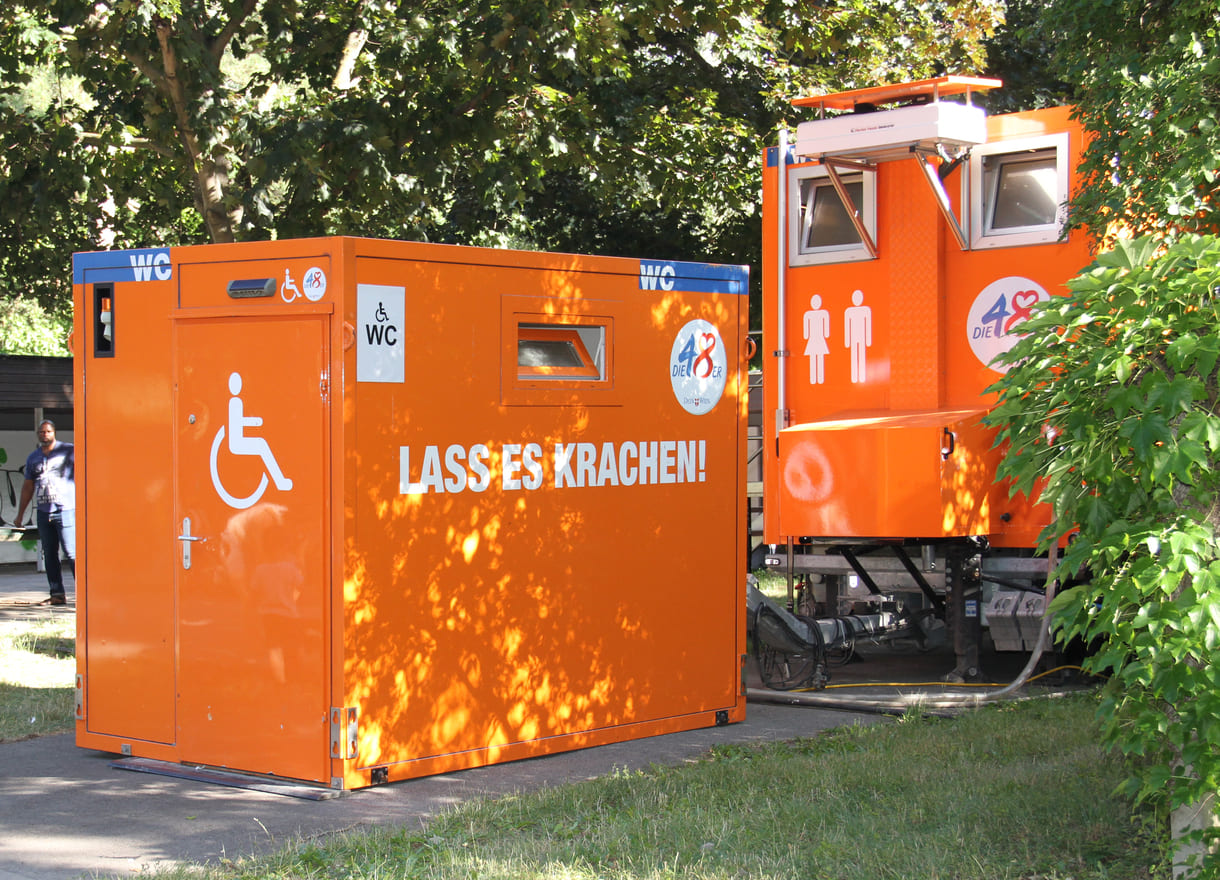 MA 48 immer gut für witzige Sprüche - hier beim Klo-Wagen