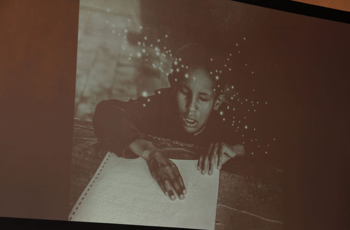 Blitzlichter ins Dunkel gebracht hat die Fotografin Aleksandra Kossowska