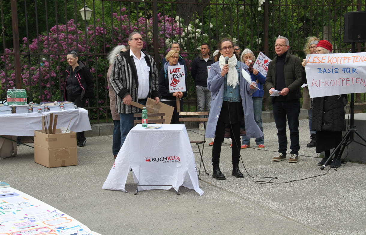 Autorin Melanie Laibl am Wort