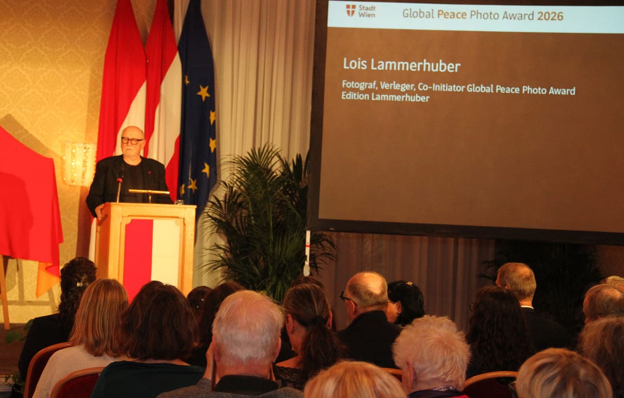 Initiator und Begrüßer bzw. Moderator des Preises, der Fotograf Lois Lammerhuber