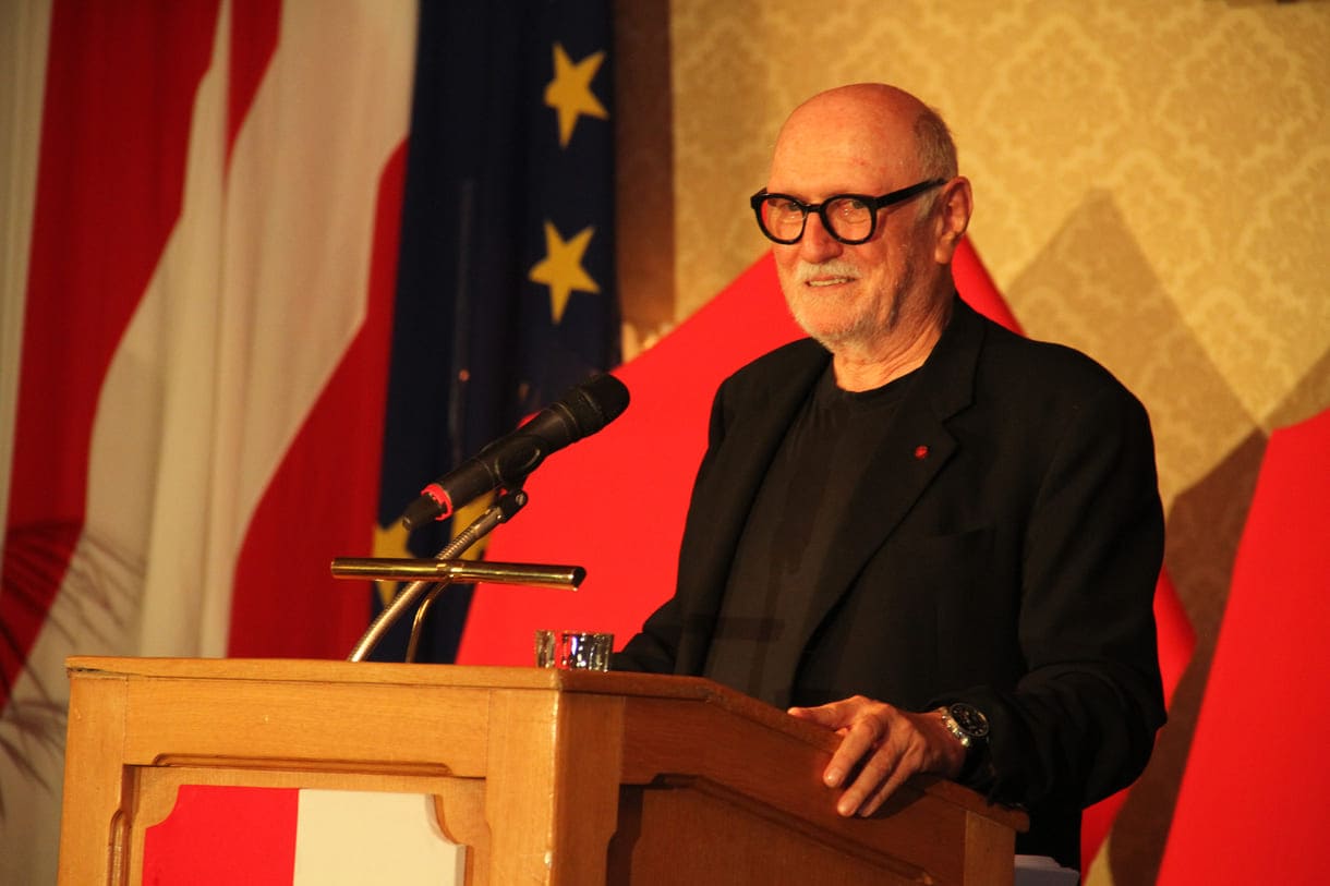 Initiator und Begrüßer bzw. Moderator des Preises, der Fotograf Lois Lammerhuber