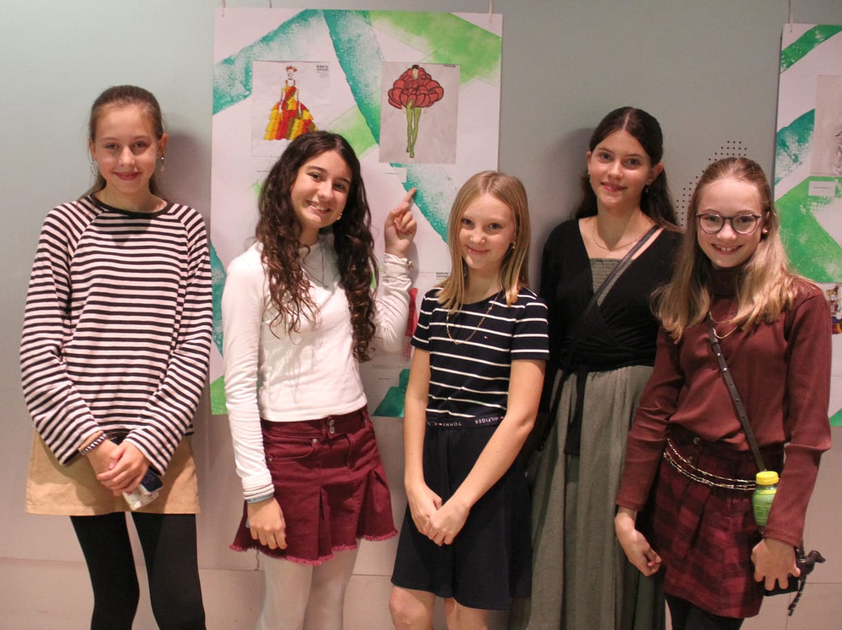 Lana Matošević (2. von links) mit ihren inspirierenden Freundinnen Amelie, Leonore, Marlene und Nina