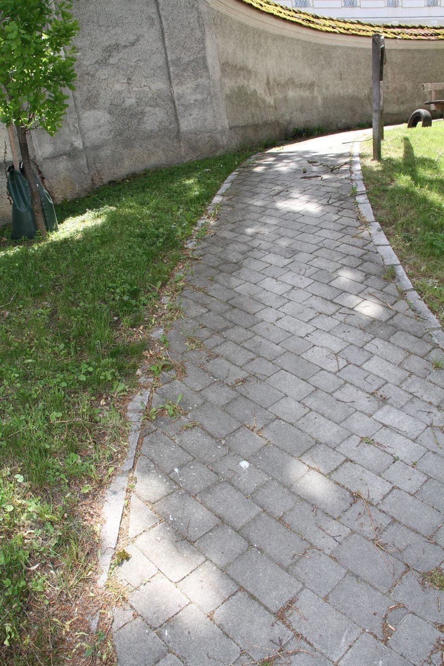 Von der Landjugend gebauter Verweilplatz