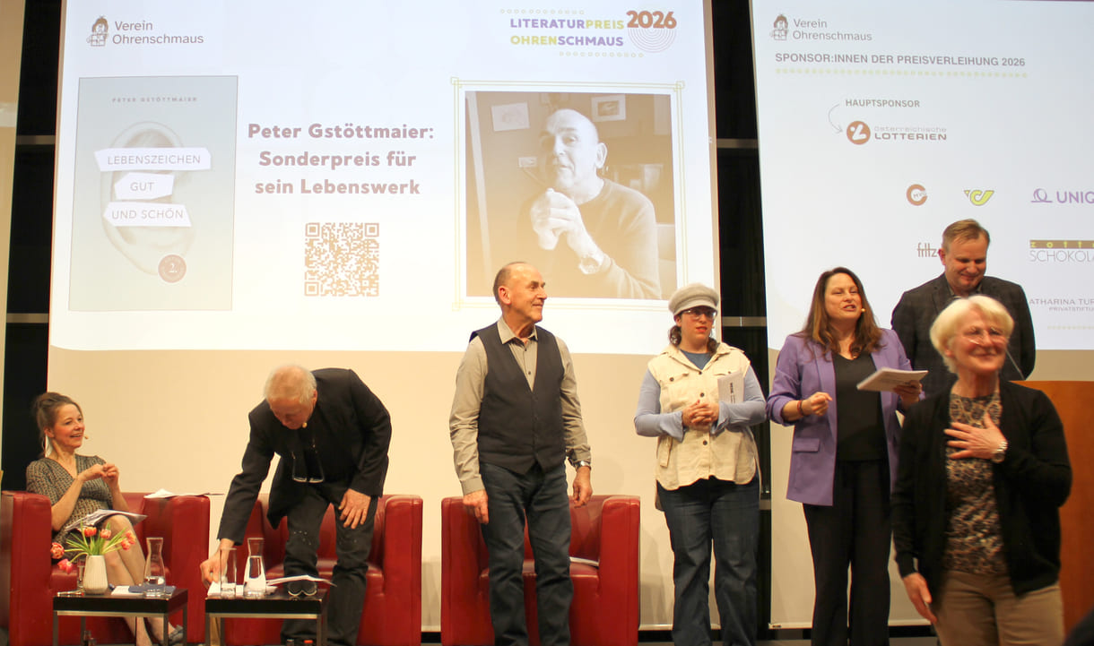 Gruppenfoto rund um den Preisträger