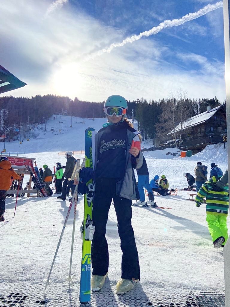 Lena fährt Ski