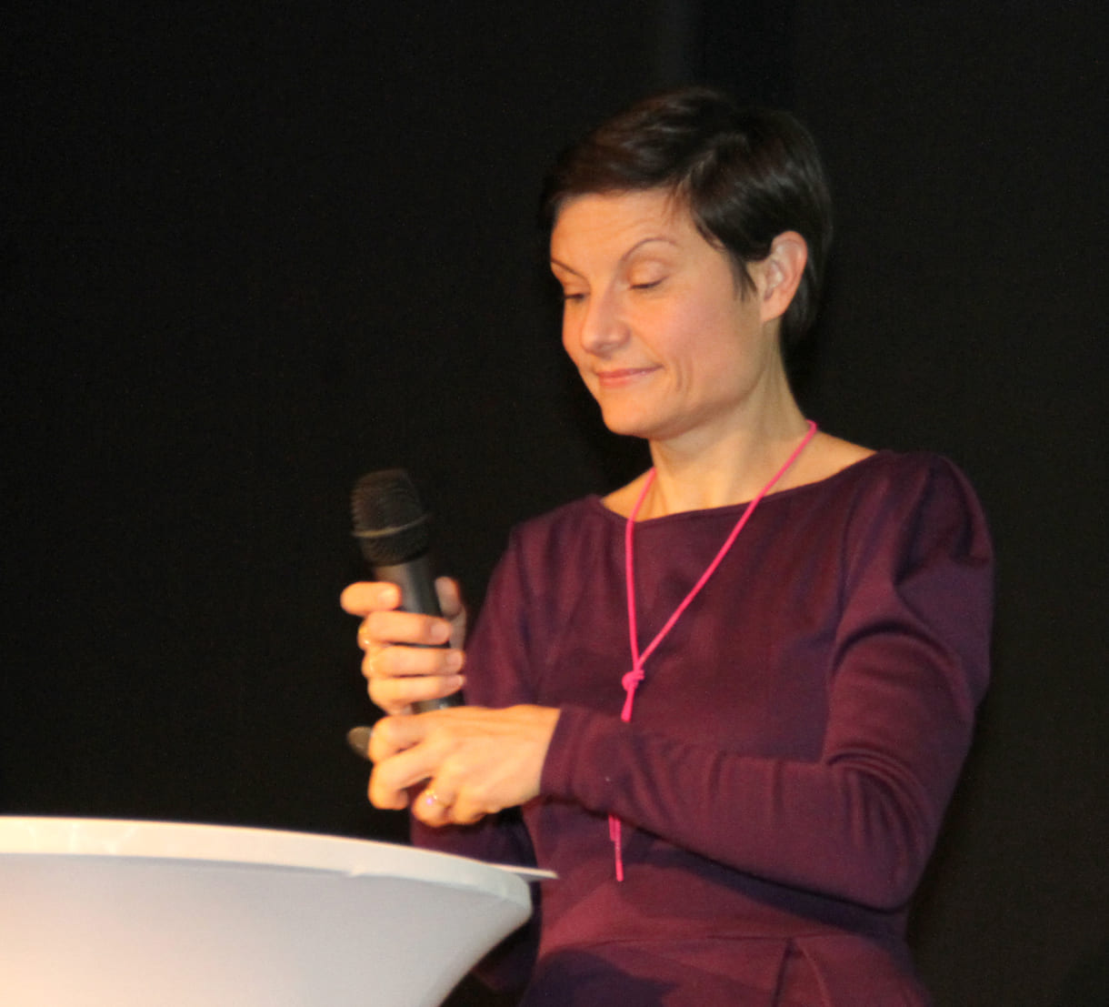 Preisträgerin 2016 und Vielfach-Buchveröffentlicherin Lena Raubaum bei ihrer Revue von damals bis heute