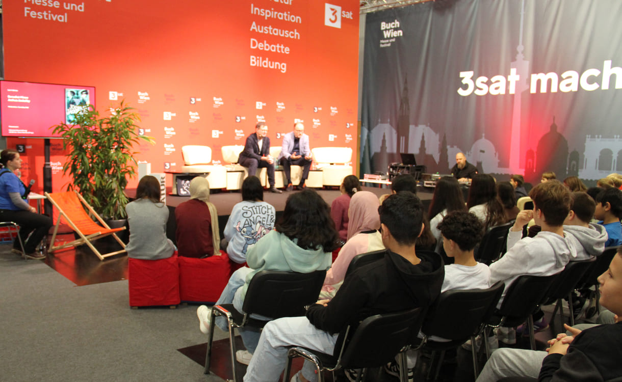 Benedict Mirow las aus seinem neuen Jugendroman 