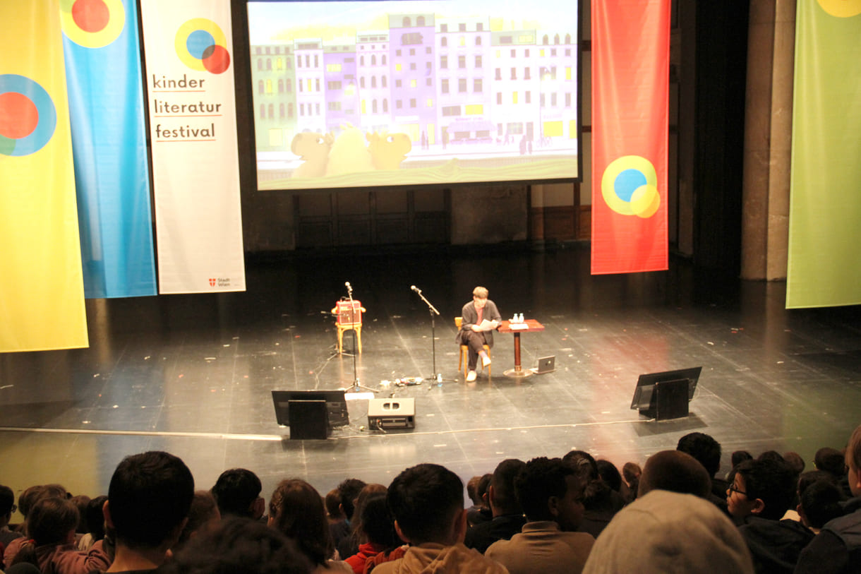 Auftaktlesung des Festivals: Mattäus Bär aus Band 3 der Wasserschwein-Abenteuer